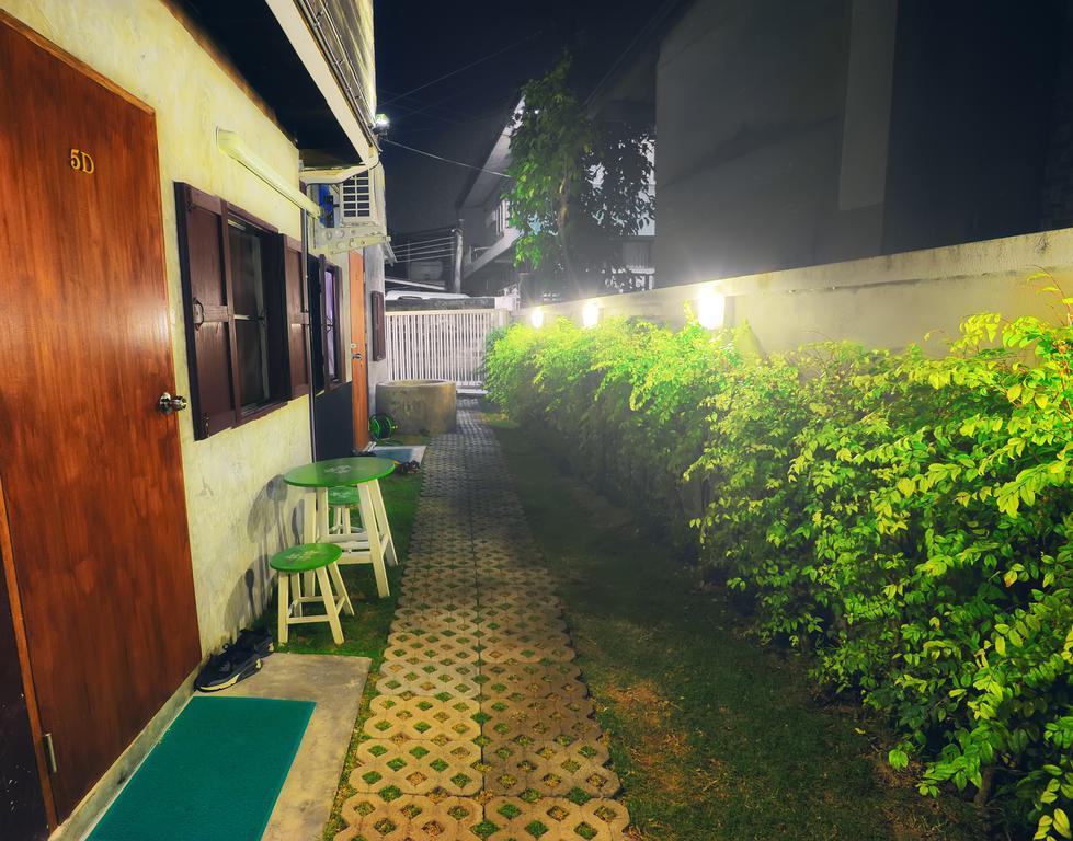 Manon Hostel Chiang Mai Rum bild