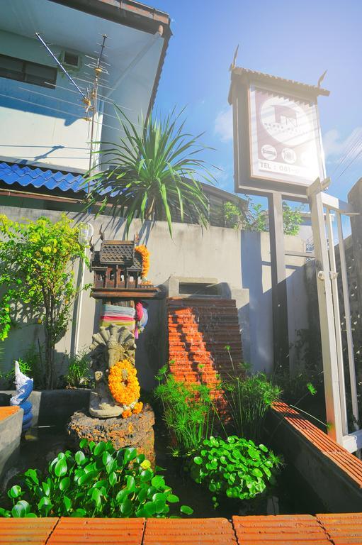 Manon Hostel Chiang Mai Exteriör bild