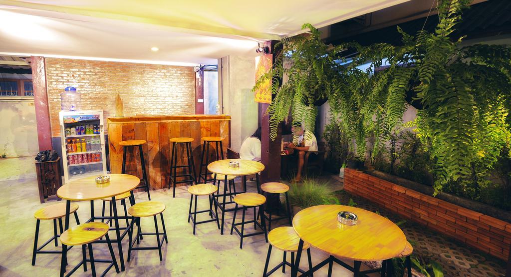 Manon Hostel Chiang Mai Rum bild