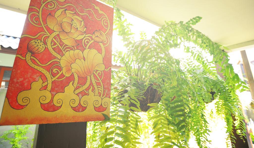 Manon Hostel Chiang Mai Exteriör bild