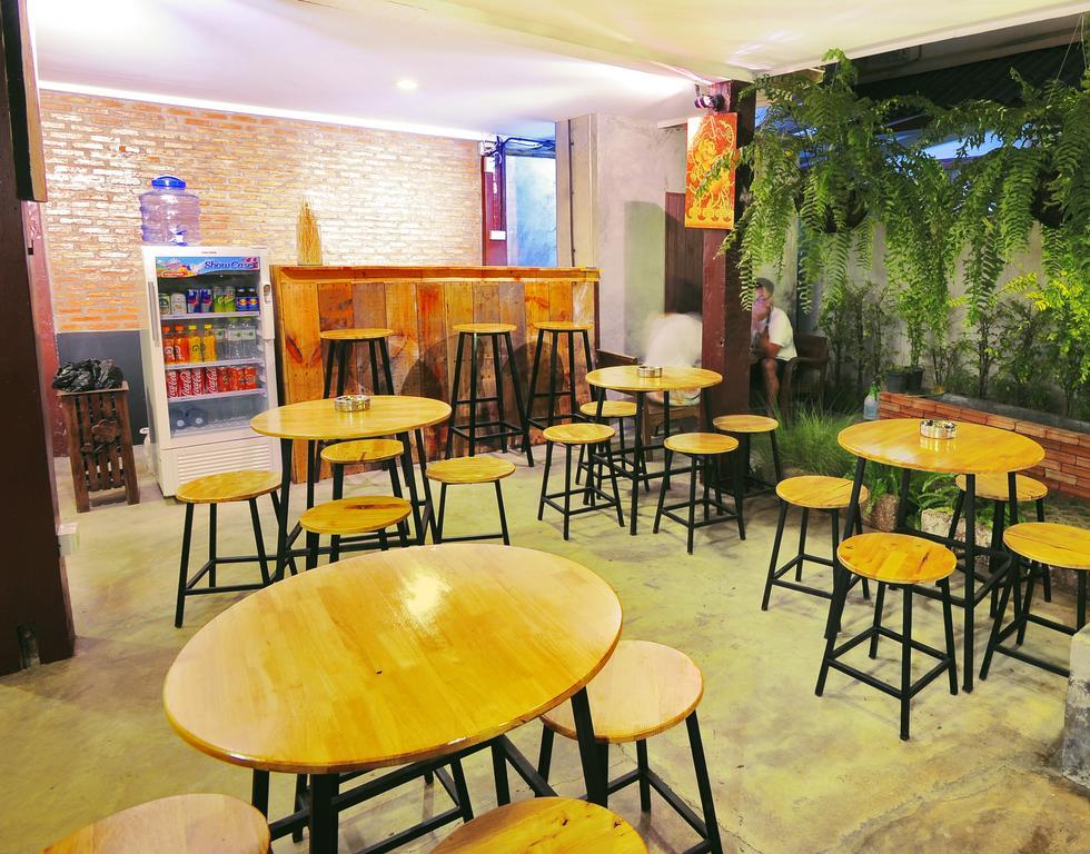 Manon Hostel Chiang Mai Rum bild