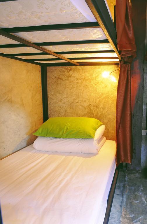 Manon Hostel Chiang Mai Exteriör bild