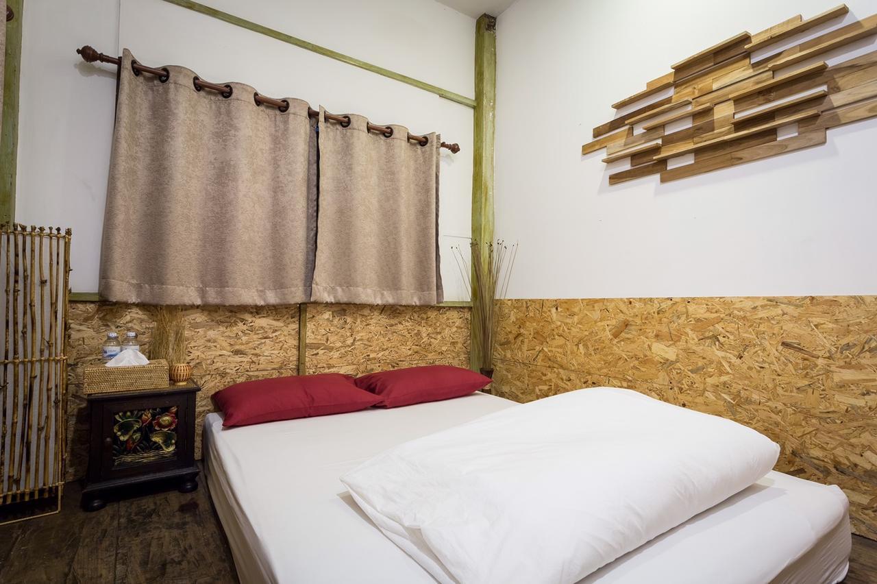 Manon Hostel Chiang Mai Exteriör bild
