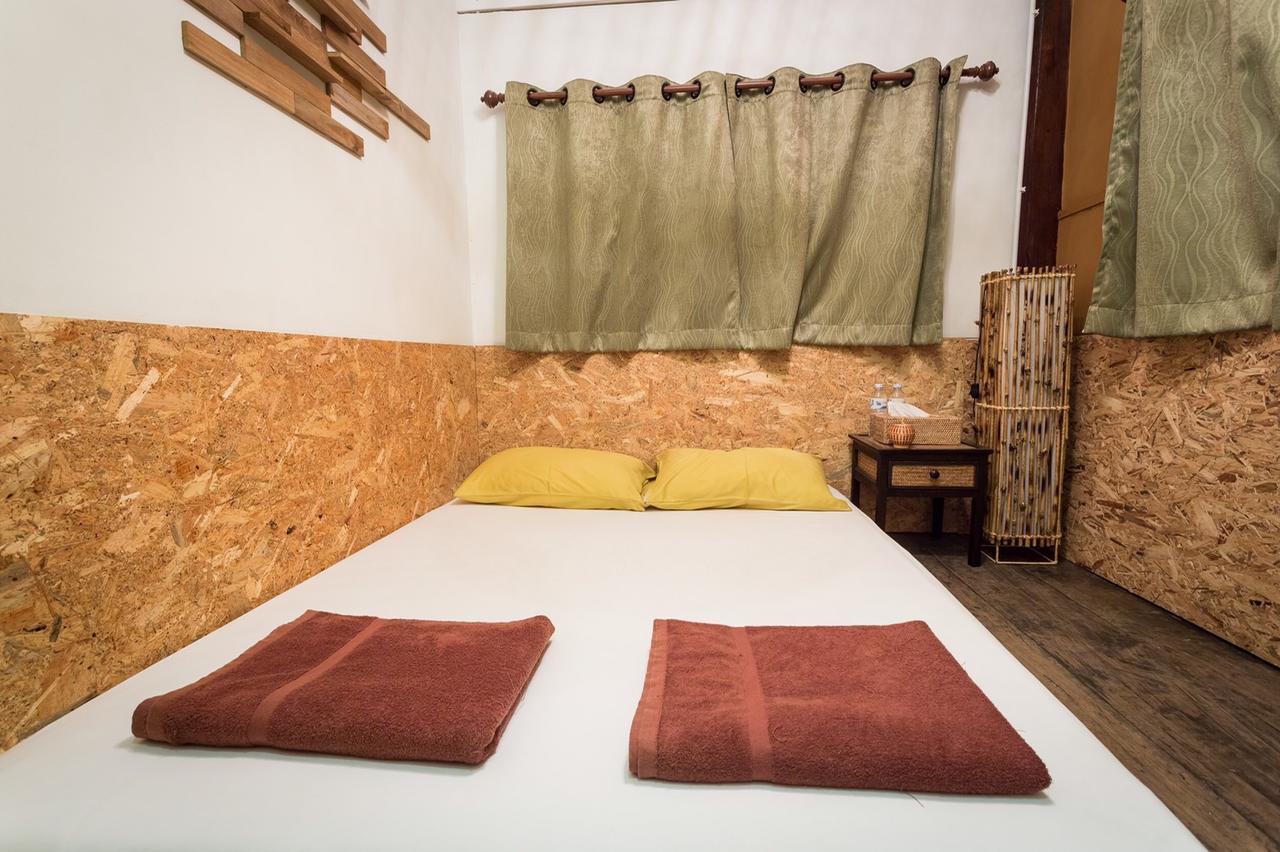 Manon Hostel Chiang Mai Exteriör bild
