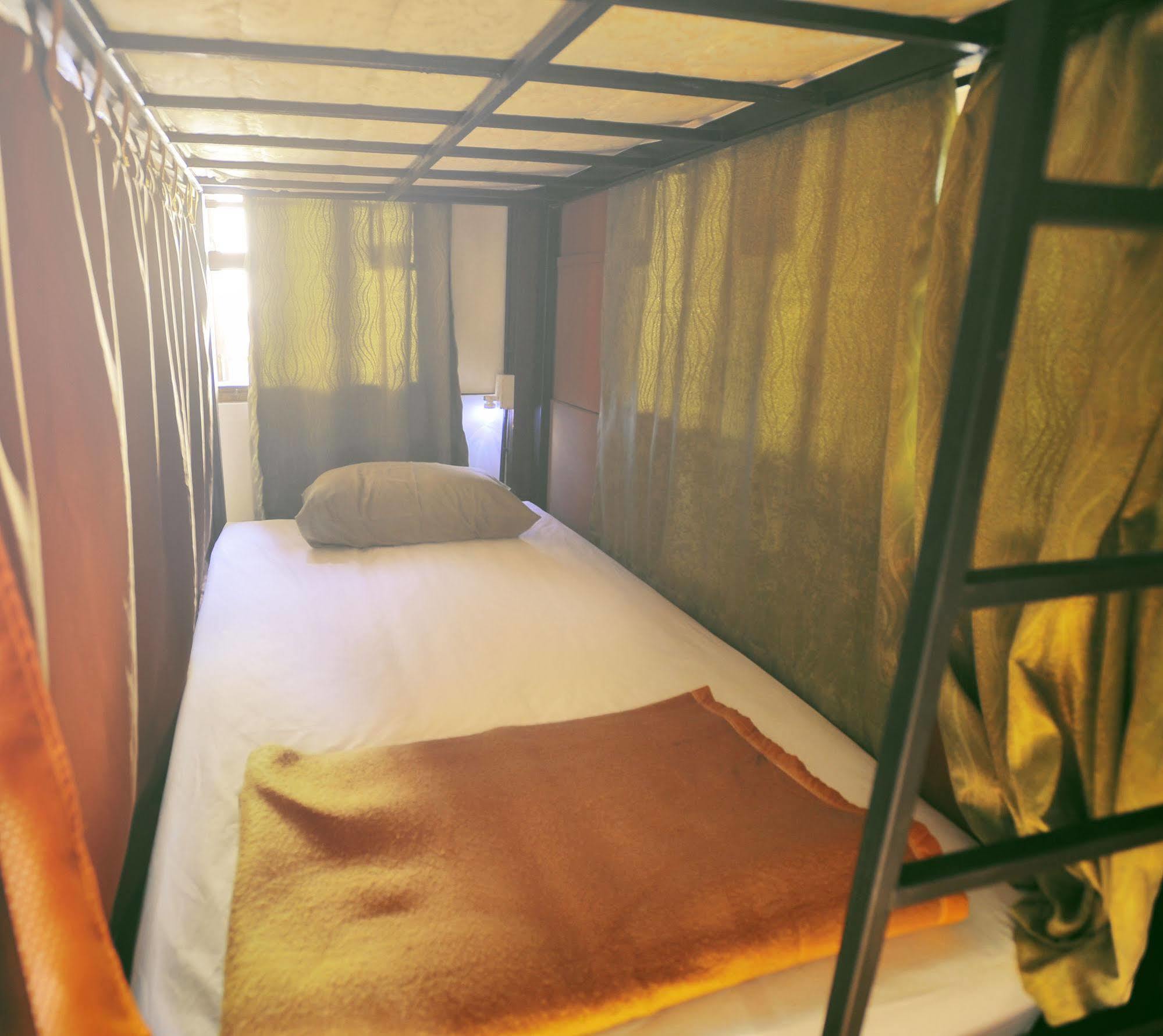 Manon Hostel Chiang Mai Exteriör bild