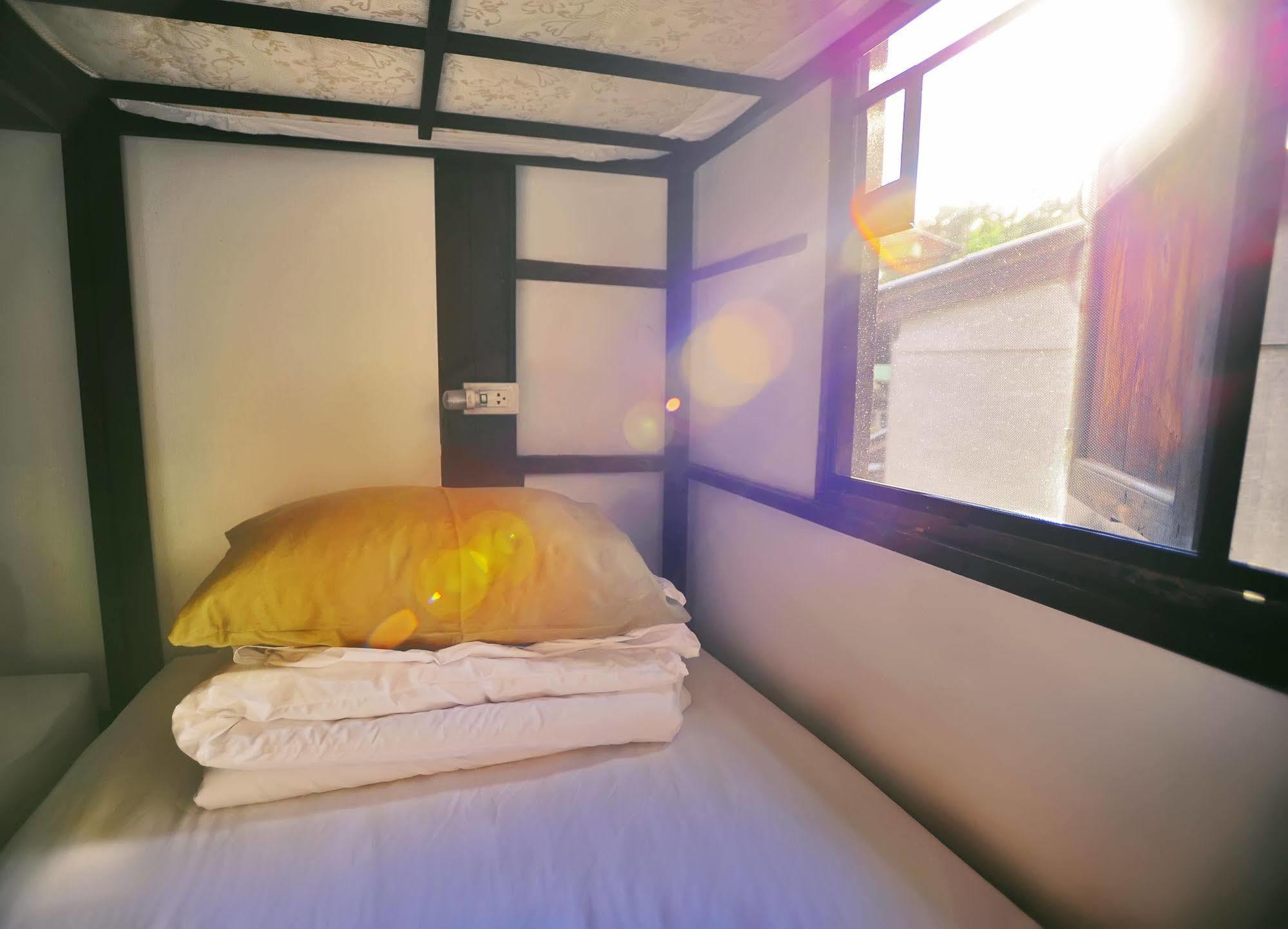 Manon Hostel Chiang Mai Exteriör bild